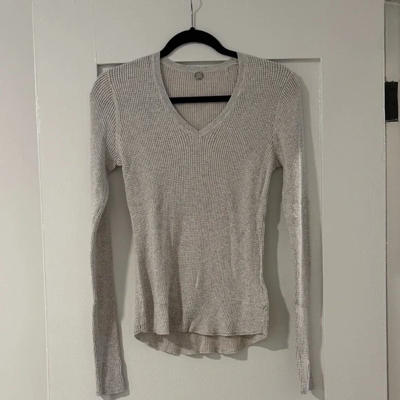 Margaret O'Leary Shirttail Waffle Vneck - Picture 2 of 7